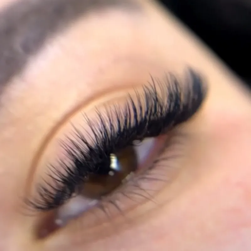 کاشت مژه به سبک گربه ای